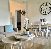 The Wheelhouse - 2BR Waterfront Apt in town - Holiday Cairns