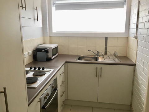 The Wheelhouse - 2BR Waterfront Apt In Town - Holiday Cairns 11