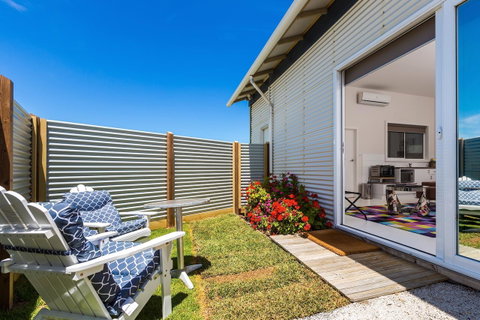 Cottages For Couples - Holiday Cairns 4