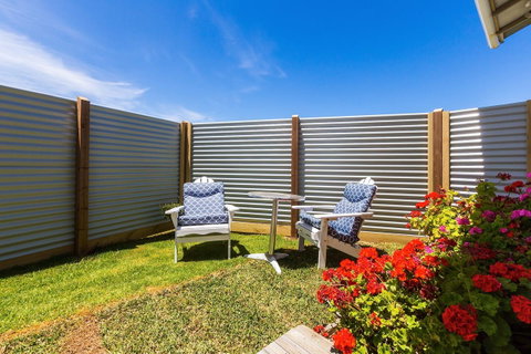 Cottages For Couples - Holiday Cairns 6