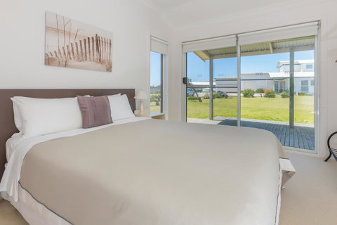 Cottages For Couples - Holiday Cairns 25