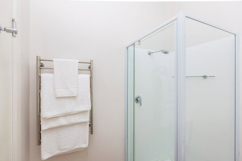 Cottages For Couples - Holiday Cairns 1