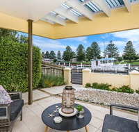 The Waterfront Apartment - Holiday Cairns