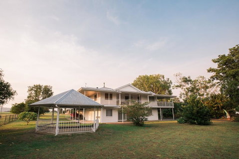 The Belle Riverhouse, Tumbulgum - Holiday Cairns 0