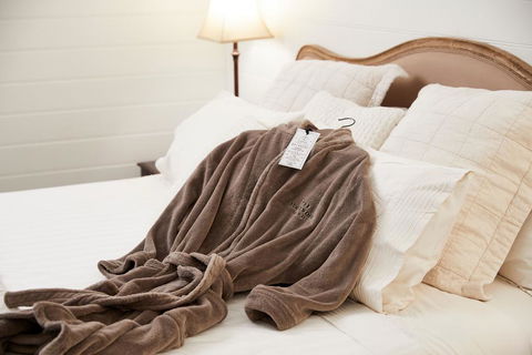 The Blackwood Sassafras - Holiday Cairns 1