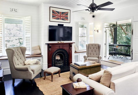 The Blackwood Sassafras - Holiday Cairns 2