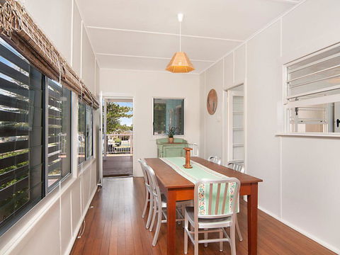 The Blue House - Flat Walk To River And Beach - Holiday Cairns 3