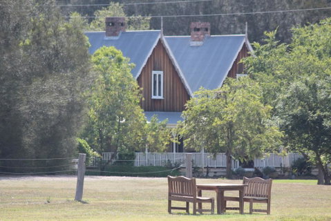 The Carriages Boutique Hotel And Vineyard - Holiday Cairns 0