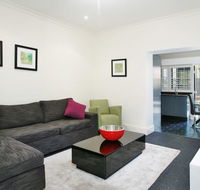 The Courtyard of St Neot - Art Deco 2BR Potts Point Apartment with Large Courtyard in Stunning Location - Holiday Cairns