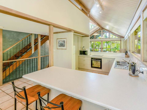 The Crest 2 - At Beautiful Angourie - Holiday Cairns 2