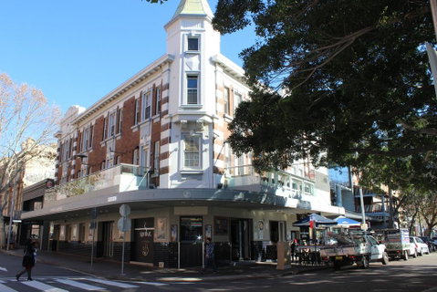 The Crown & Anchor Hotel - Holiday Cairns 0