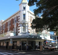 The Crown  Anchor Hotel - Holiday Cairns