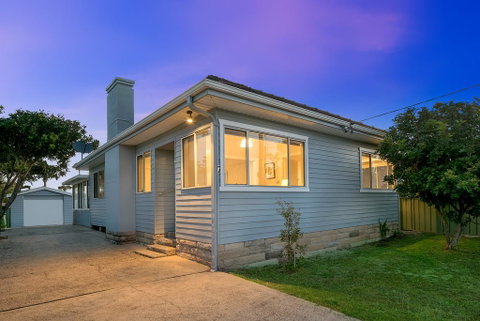 The Entrance North Lakeside Cottage - Holiday Cairns 0