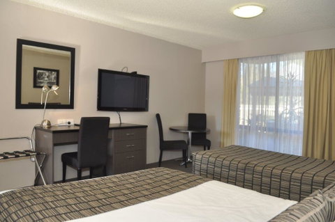The Galaxy Motel - Holiday Cairns 1