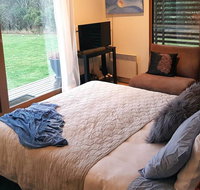 The Gurdies Room with Amazing Sunset Views - Holiday Cairns