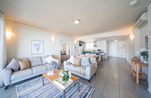 The Hamptons On Airlie - Holiday Cairns 2