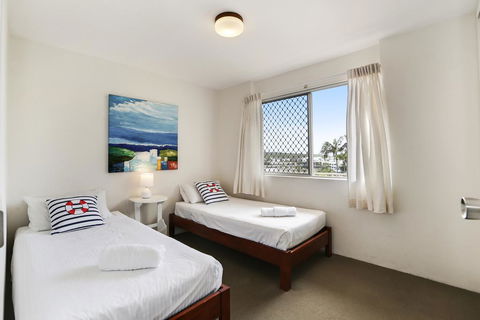 The Headlands Apartments - Holiday Cairns 2