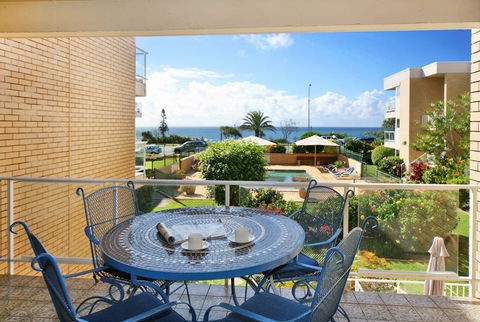 The Headlands Apartments - Holiday Cairns 3