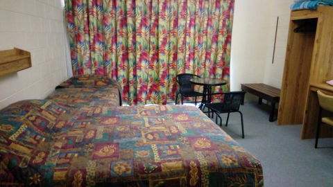 The Islands Inn Motel - Holiday Cairns 1