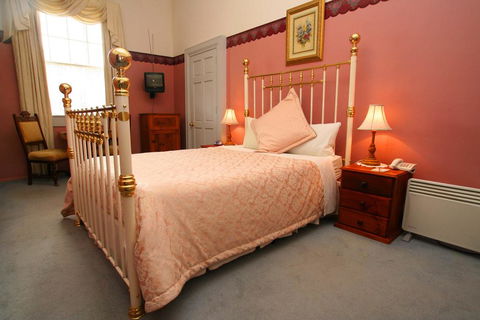 The Lodge On Elizabeth Boutique Hotel - Holiday Cairns 3