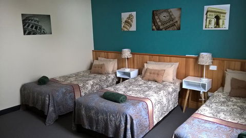 The Moe Motor Inn - Holiday Cairns 3