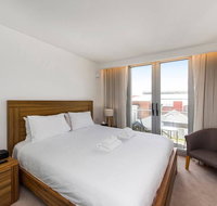 The Nest - Modern Room In Northbridge with Roof Terrace - Holiday Cairns