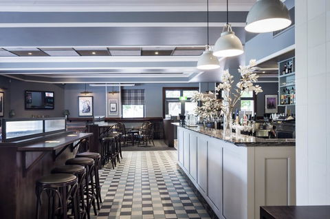 The North Sydney Hotel - Holiday Cairns 1