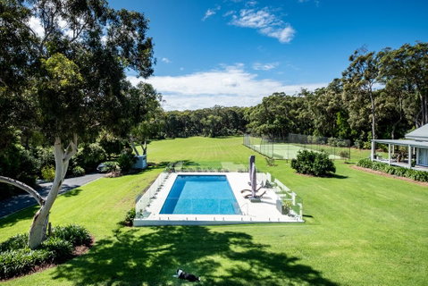 The Pavilion, Killcare - Holiday Cairns 1