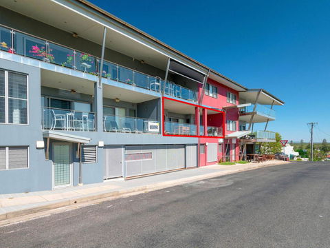 The Pilotage 2 - On Clarence Street - Holiday Cairns 2