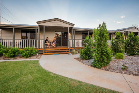 The Rocks Motel - Holiday Cairns 0