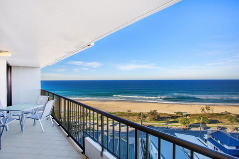 THE ROCKS RESORT, UNIT 9J - Holiday Cairns 0