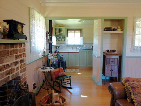 The Settlers Cottage - Kangaroo Valley - Holiday Cairns 2