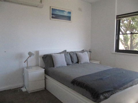 The Somerton Beach Retreat - Holiday Cairns 2