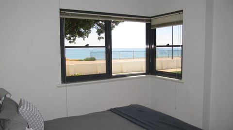 The Somerton Beach Retreat - Holiday Cairns 1