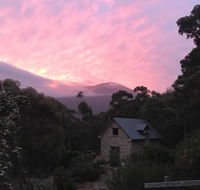 The Stone Cottage with tennis court - Holiday Cairns
