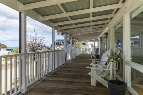 The Summer House Retreat Torquay - Holiday Cairns 1