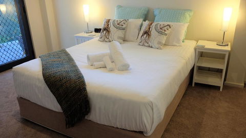 THE TIN SHED Couples Accommodation At Bay Of Fires - Holiday Cairns 2