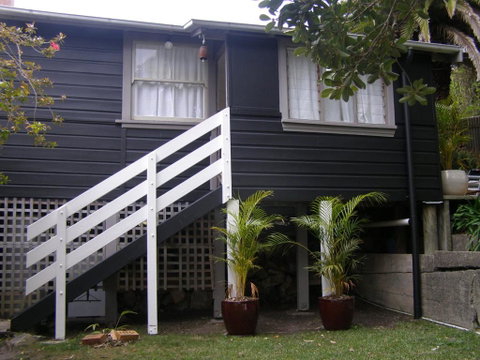 The Tree House, 6 Gowing Street - Holiday Cairns 0