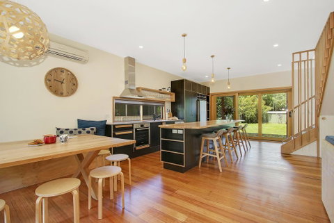 The Wooden House At 30 Delany - Holiday Cairns 3