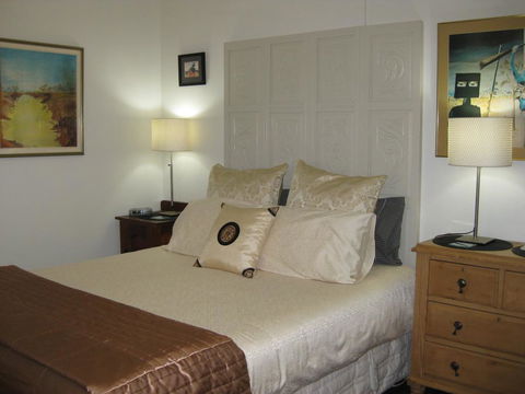 Three Chimneys Bed And Breakfast Boutique Guest House - Holiday Cairns 1