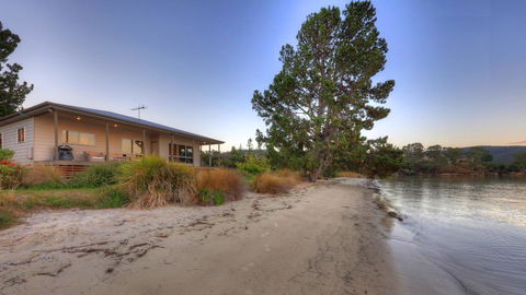 Tides Reach - Holiday Cairns 1