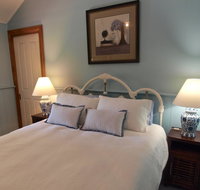 Tiffany's Country Cottages - Holiday Cairns