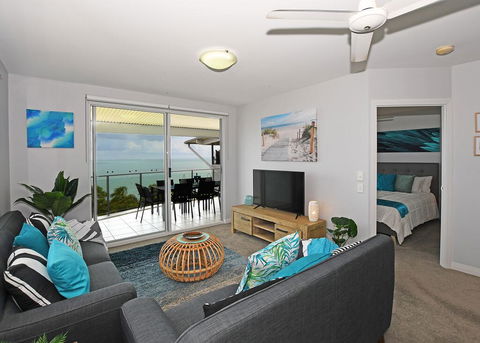 Tingeera Luxury Beachfront Apartments - Holiday Cairns 1