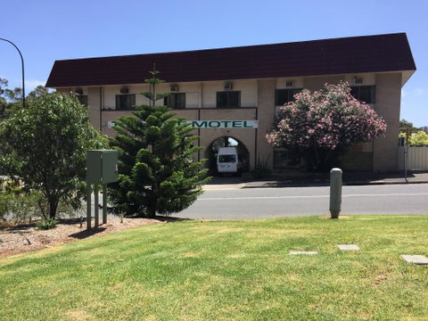 Tollgate Motel - Holiday Cairns 0