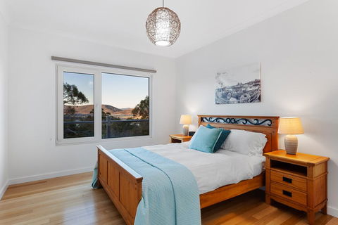 Tolpuddle Villa - Holiday Cairns 1