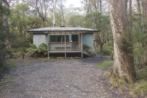 Toms Cabin - Holiday Cairns 1