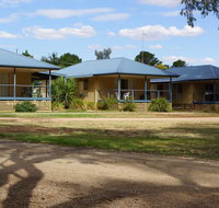 Tooleybuc River Retreat Villas - Holiday Cairns