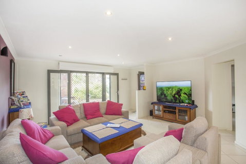 Torquay Drive 22 - Holiday Cairns 1
