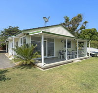 Toukley Lakefront HouseToukley - Holiday Cairns