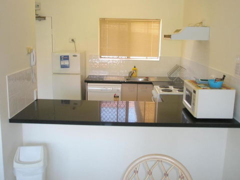 Tradewinds McLeod Holiday Apartments - Holiday Cairns 3